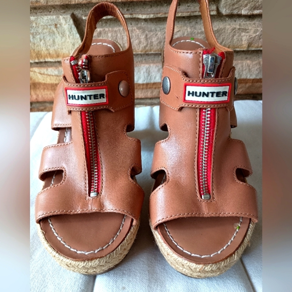 Hunter Tan Leather Wedge Sandals with Red Zip Trim